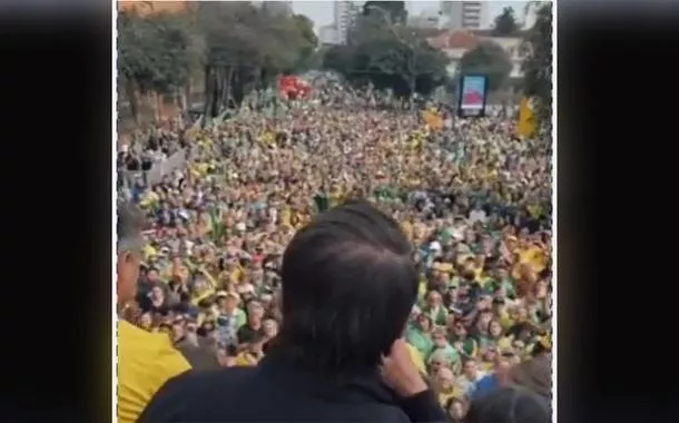 Jair Bolsonaro durante comício em Caxias do Sul (RS)