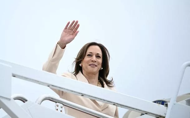 Kamala condena queima de bandeiras dos EUA em protesto contra Israel