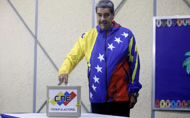 Após votarbetty faria esportes da sorteCaracas, Maduro promete respeitar resultado das eleições venezuelanas e pede que oposição faça o mesmo