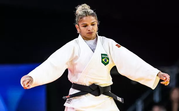 Judoca Larissa Pimenta disputa medalha de bronze em Paris