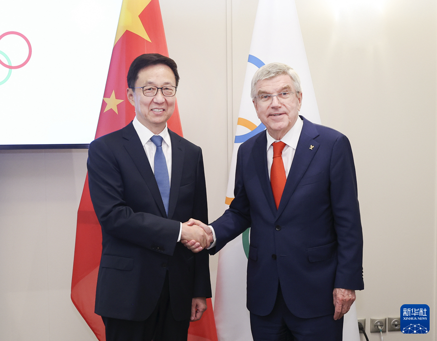 Han Zheng se reúne com presidente do COI em Paris