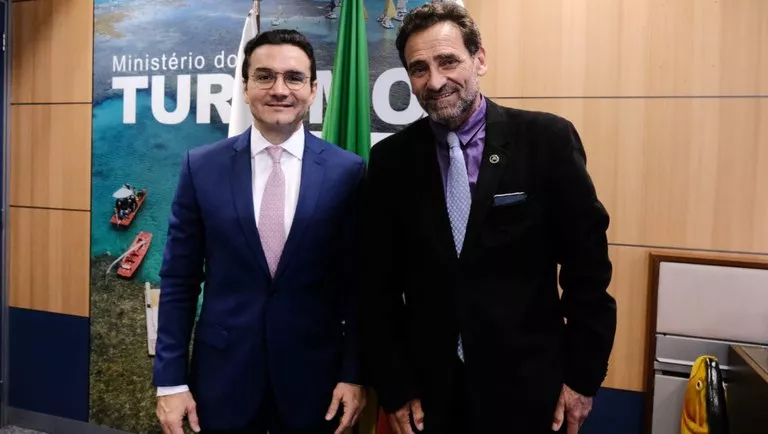 Milton Zuanazzi à esquerda 