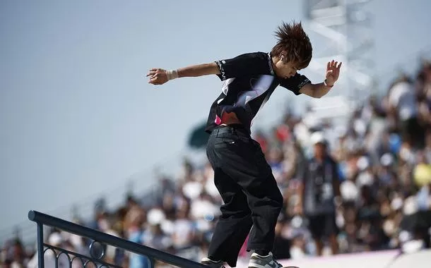 Yuto Horigome, do Japão, na final do skate street masculino em Paris