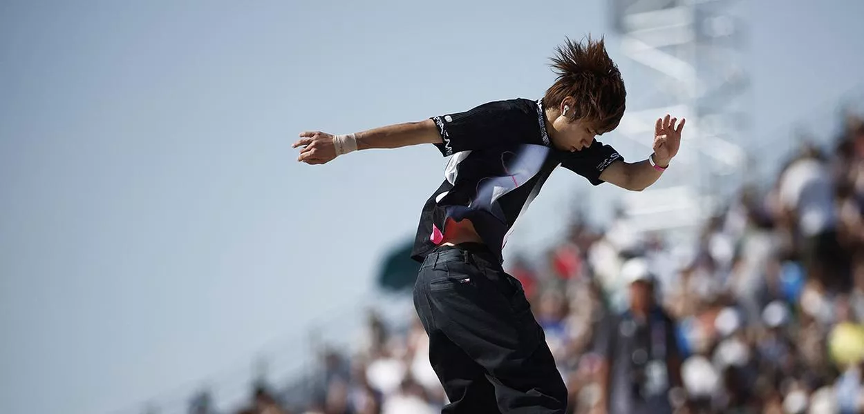 Yuto Horigome, do Japão, na final do skate street masculino em Paris