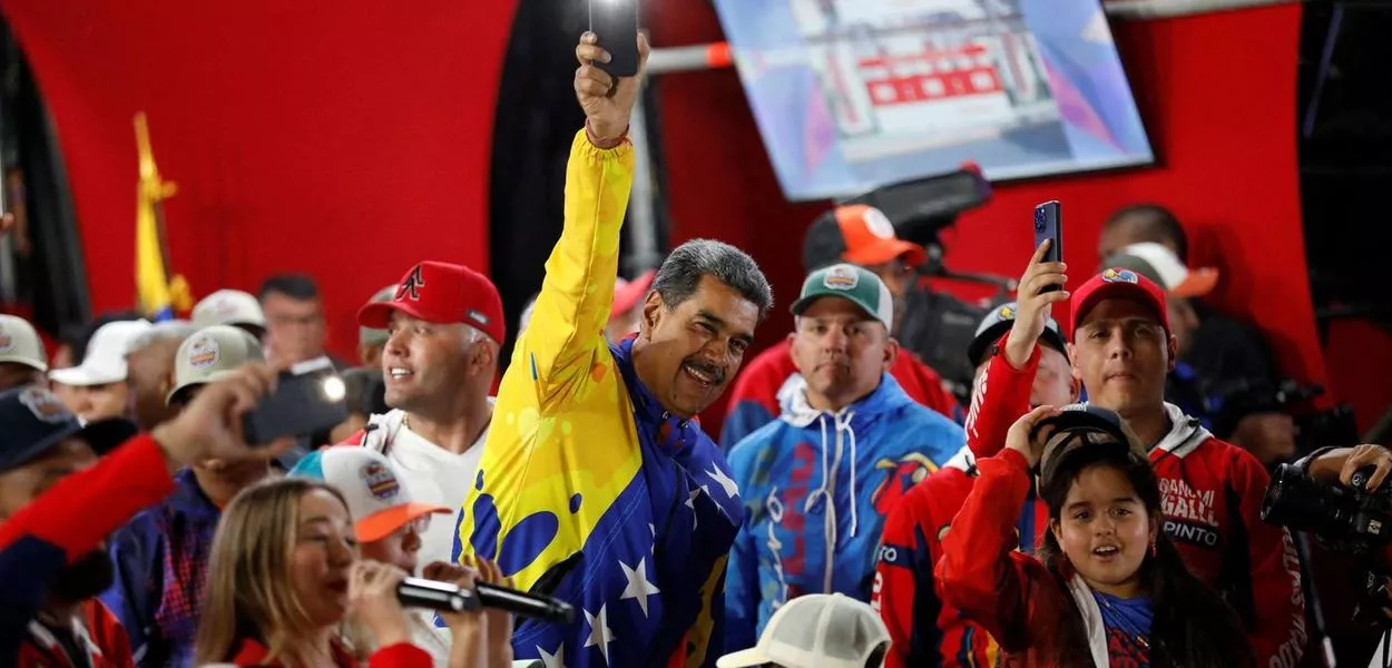 Presidente da Venezuela Nicolás Maduro celebra após vitória na eleição
 29/7/2024    