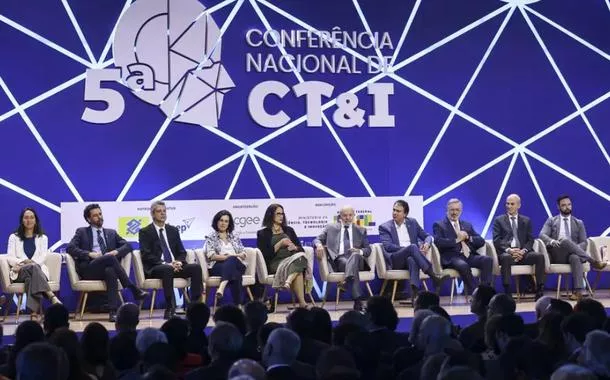 O presidente Luiz Inácio Lula da Silva participa da abertura da 5ª Conferência Nacional de Ciência, Tecnologia e Inovação, em Brasília