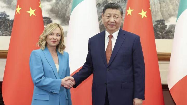 Xi Jinping reune-se com primeira-ministra italiana