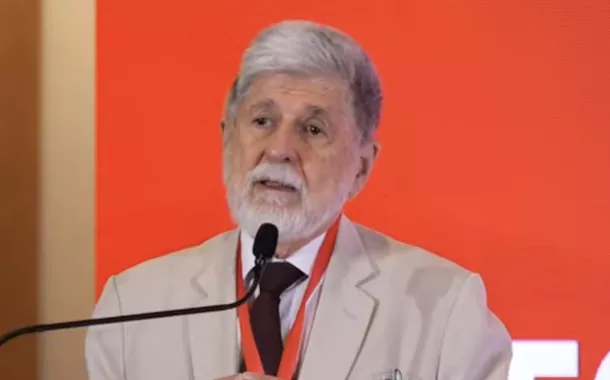 Celso Amorim: 'Não se pode confundir valores democráticos com subserviência'