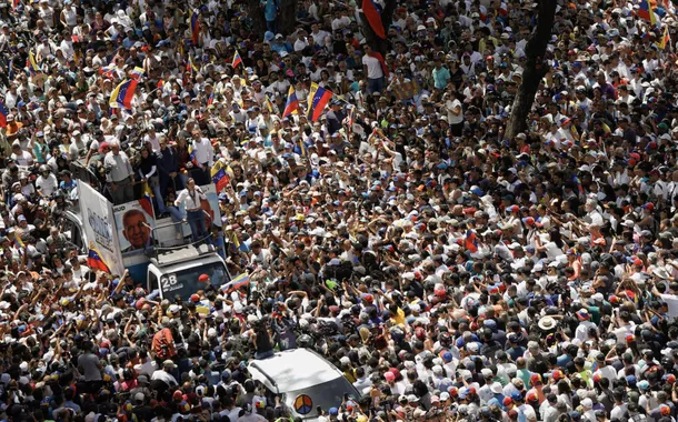 A líder da oposição enezuelana Maria Corina Machado se dirige a apoiadores durante uma marchabroker apostas desportivasCaracas contra o resultado das eleições 03/08/2024