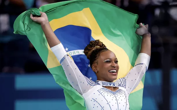 Rebeca Andrade é celebrada por lendas do esporte brasileiro