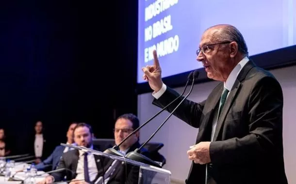 Alckmin cita argumentos para o fim da escala 6x1 no Brasil