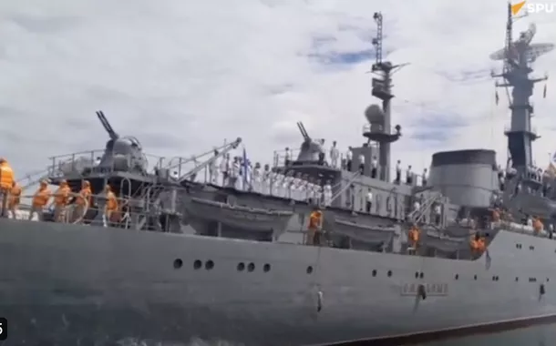 Navio militar russo chega à Venezuela em meio a tensões com EUA (vídeo)