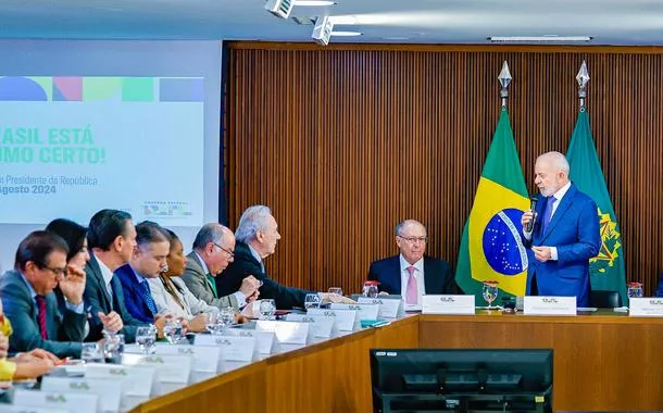 Números da economia brasileira 'são todos positivos, apesar da perspectivaf12 bet apostasuma crise internacional', diz Lula