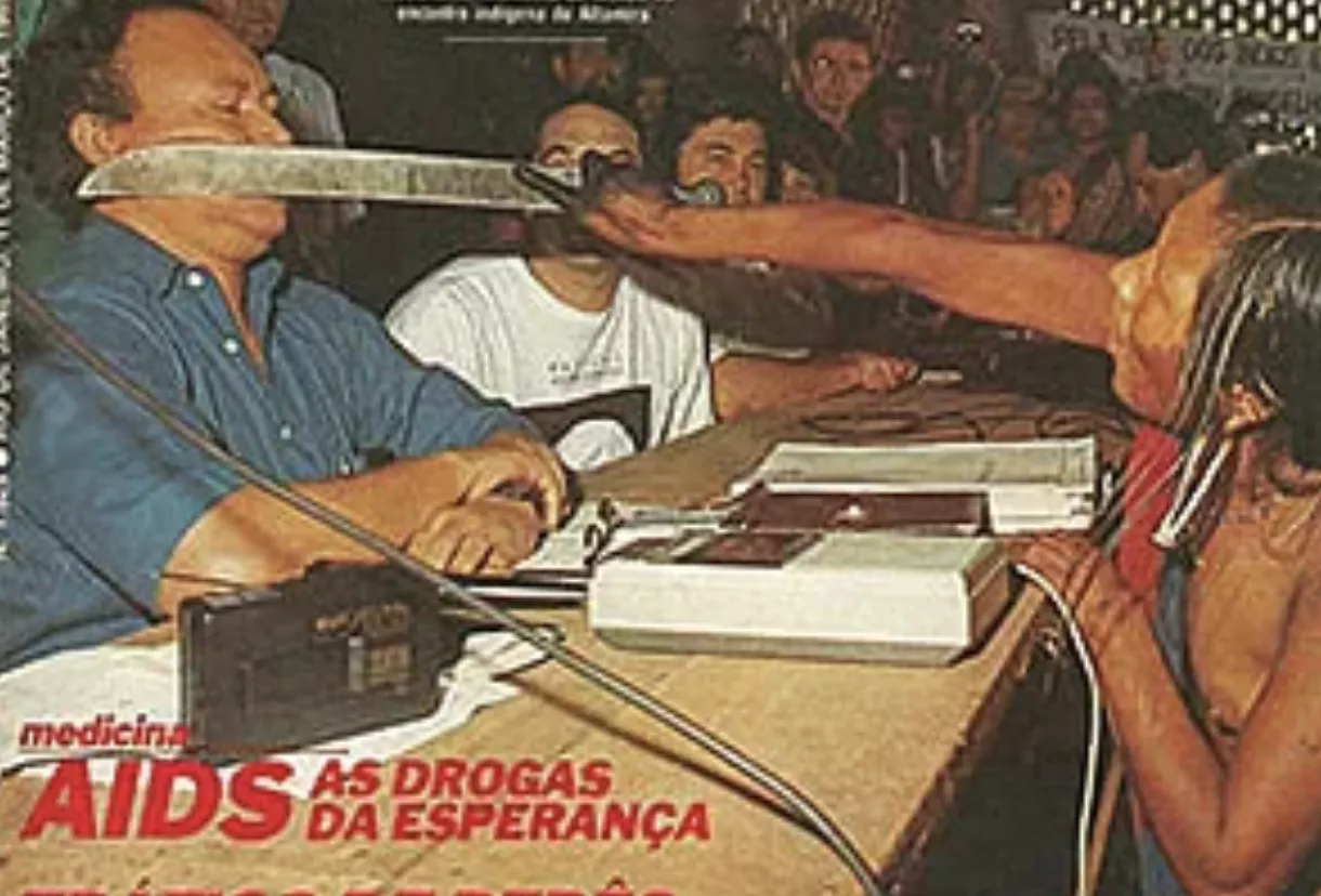 A cena em que Tuíre Kayapó encostou um facão no rosto do presidente da Eletronorte se tornou um símbolo da resistência indígena