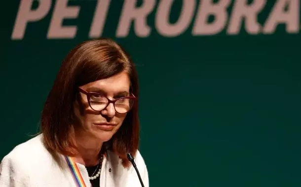 Petrobras vai incluir mais 4 navios em seu plano, elevando contratações para 48, diz Magda Chambriard