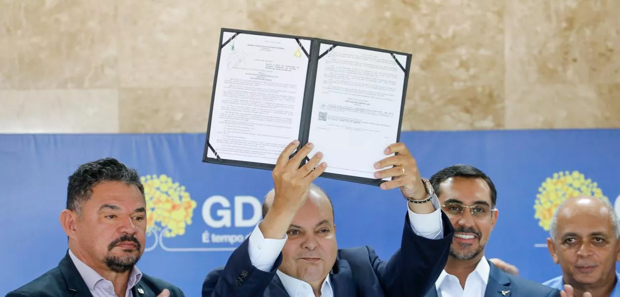 Cerimônia de sancionamento do Projeto de Lei Complementar (PLC) 41/2023, que institui o Plano de Preservação do Conjunto Urbanístico de Brasília (Ppcub), no Palácio do Buriti, Brasília (DF)