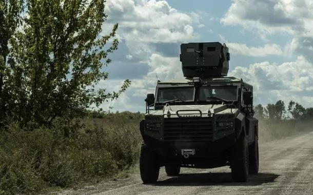 Militares ucranianos perto da fronteira russa em Sumy 
 12/8/2024   REUTERS/Viacheslav Ratynskyi