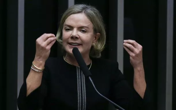 Gleisi critica "limpeza étnica" em Gaza e compara Trump a Hitler