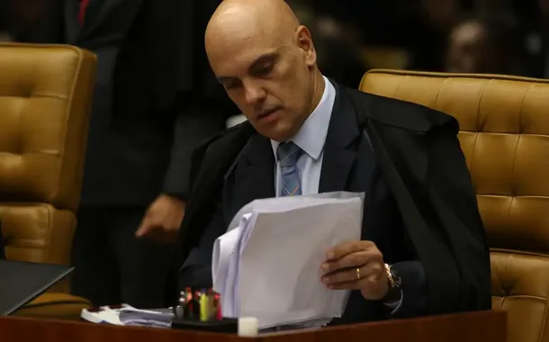 Folha reforça campanha contra Alexandre de Moraes