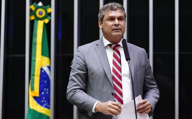 Lindbergh Farias                  