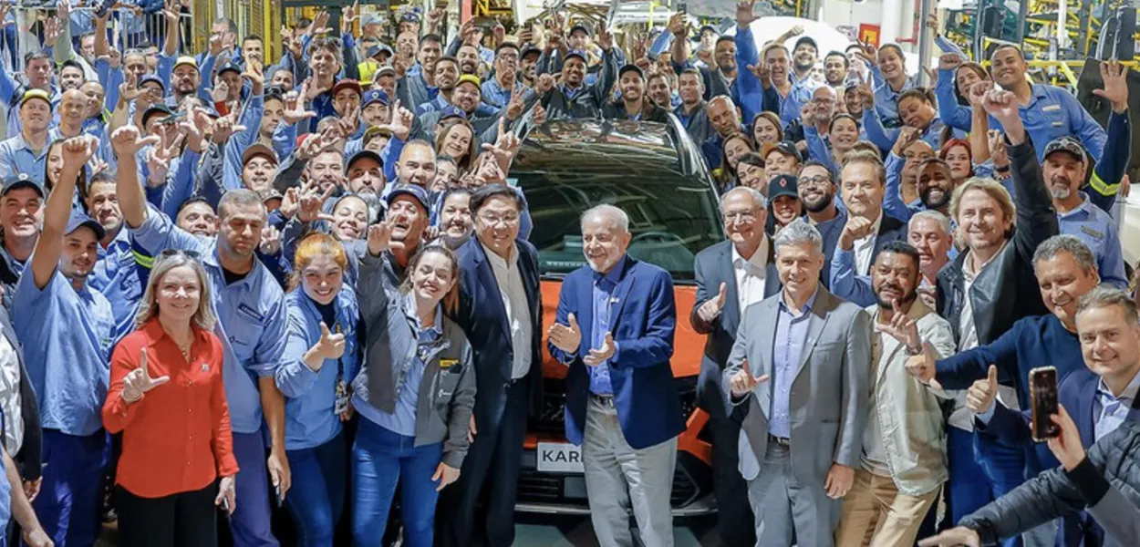 Lula visita fábrica da Renault