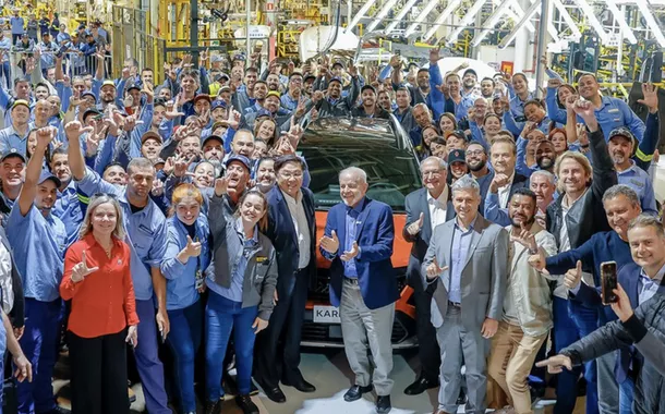 Lula celebra retomada do mercado automobilístico no Brasil