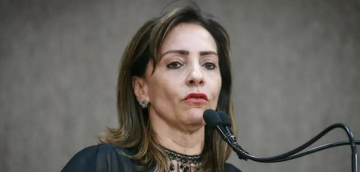 Aracaju: candidata bolsonarista tem encontro secreto com mediador um dia antes do debate na Record