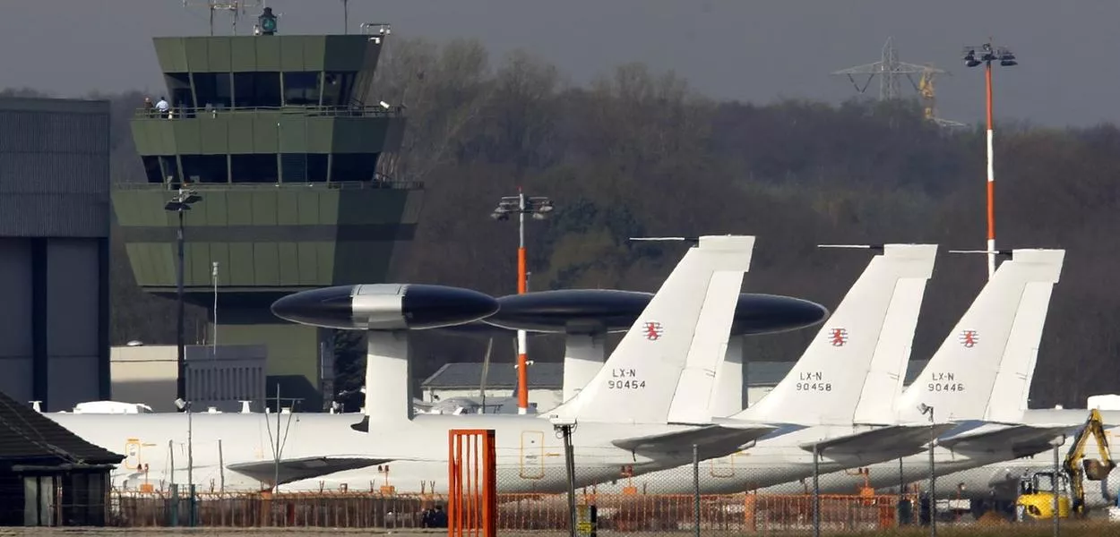 Aeronaves AWACS da OTAN no pátio da base aérea em Geilenkirchen, perto da fronteira germano-holandesa
03/04/2014
REUTERS/Ina Fassbender