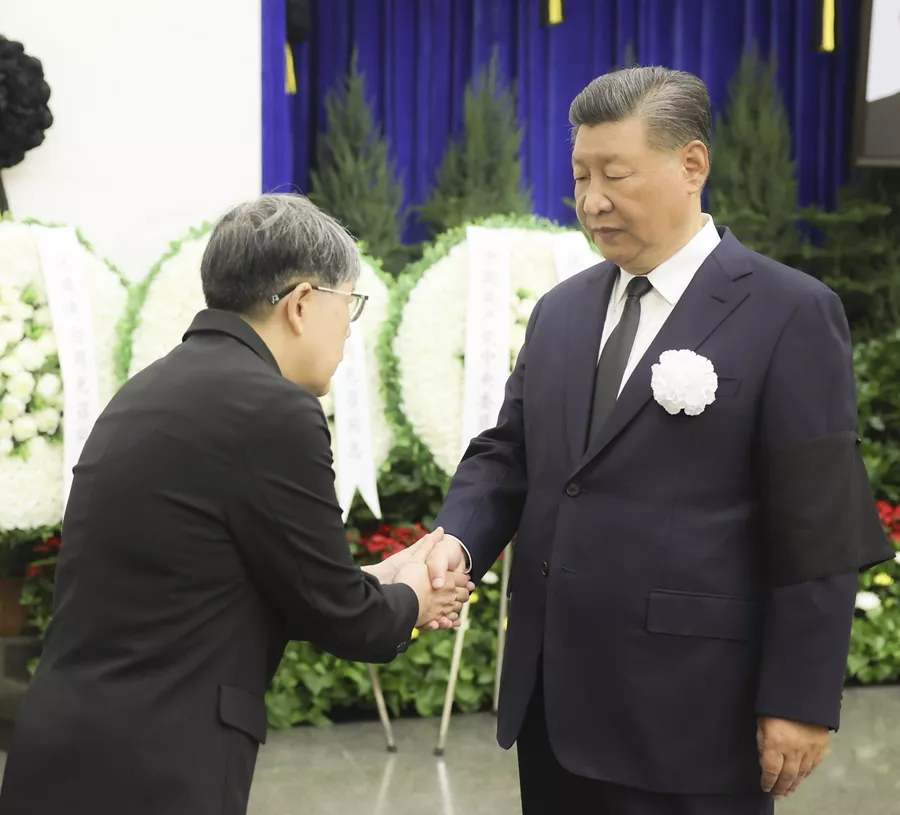 Cremados restos mortais do eminente cientista chinês Zhou Guangzhao