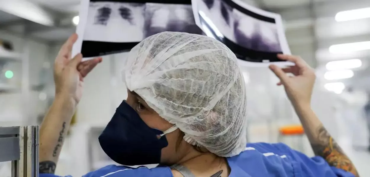 Primeira vacina de mRNA para câncer de pulmão é testada em pacientes no Reino Unido