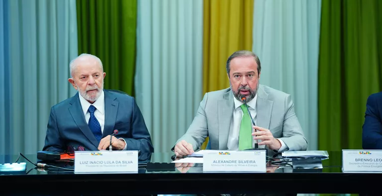 Lula e Alexandre Silveira 