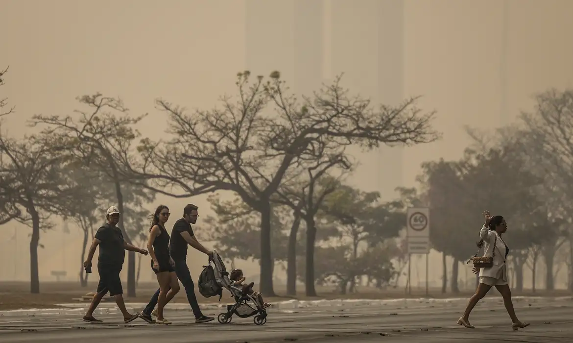 Oito estados e DF têm alerta de grande perigo para baixa umidade