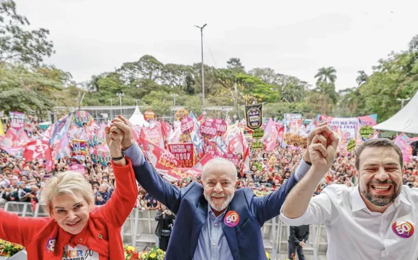 Boulos concentra campanha na periferia para atrair o eleitorado de Lula e cita propostas para os direitos sociais em SP