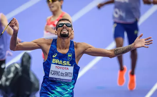 Júlio César Agripino é ouro e bate recorde mundial na corrida dos 5 km