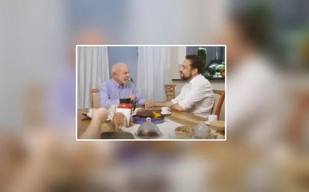 Em programa eleitoral na TV, Boulos toma café com Lula, e Nunes exibe Bolsonaro por apenas 4 segundos