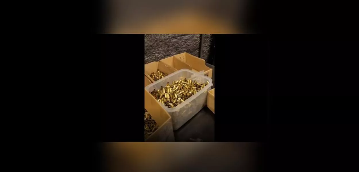 Materiais usados em clube de tiro no Rio Grande do Sul
