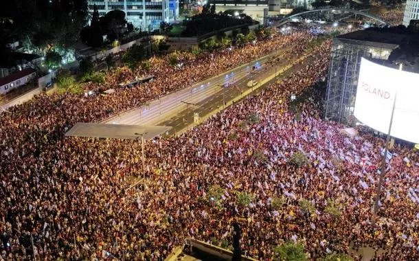 Centenascomo sacar na eurowinmilharescomo sacar na eurowinpessoas protestamcomo sacar na eurowinIsrael e pedem acordo pela libertaçãocomo sacar na eurowinreféns