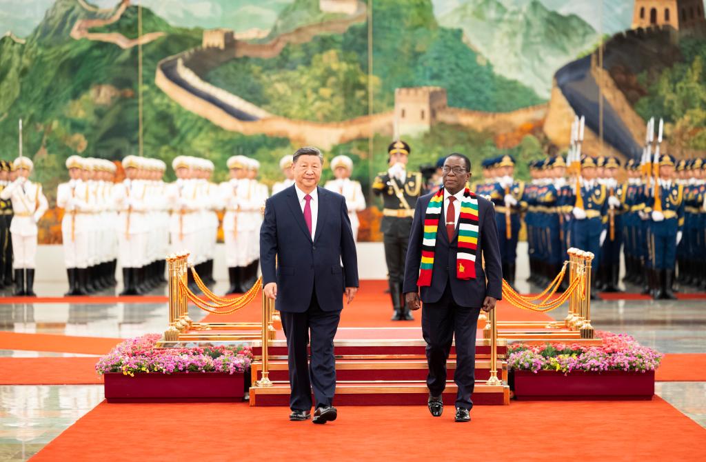 Xi realiza conversas com presidente zimbabuense