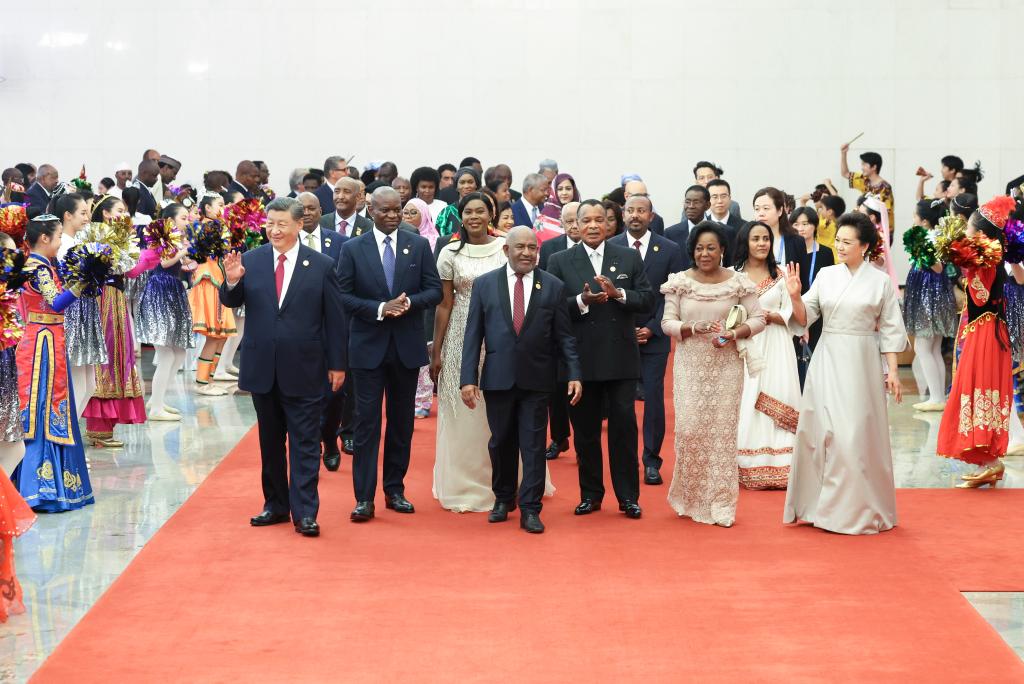 Xi recebe líderes africanos e elogia laços modelo China-África antes da grande cimeira