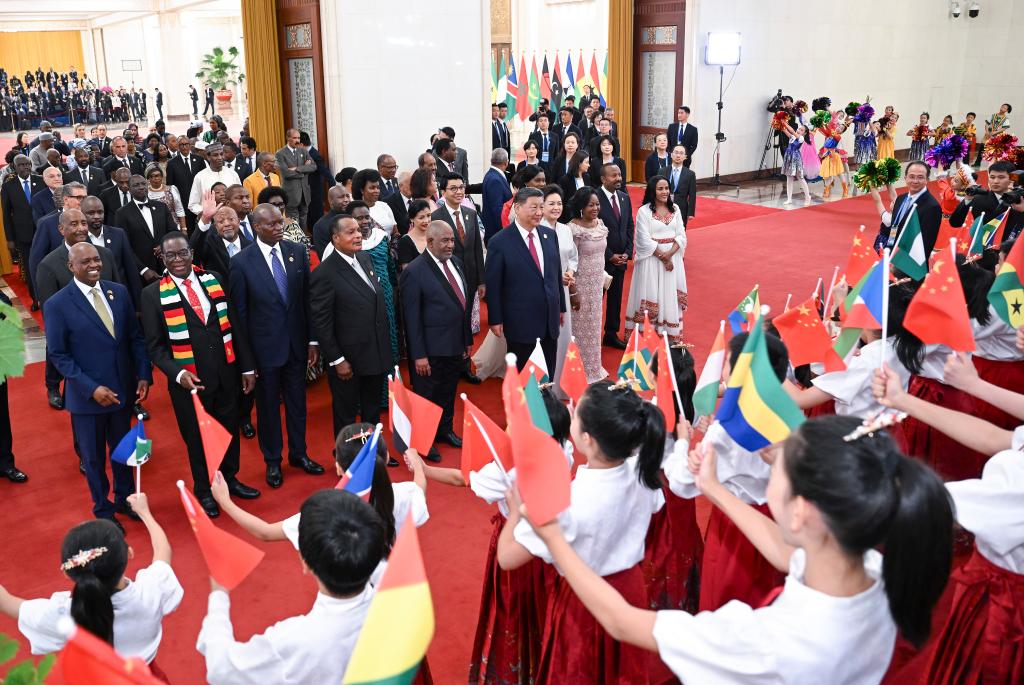 Xi recebe líderes africanos e elogia laços modelo China-África antes da grande cimeira