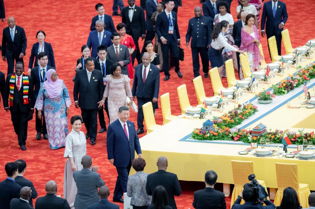 Xi recebe líderes africanos e elogia laços modelo China-África antes da grande cimeira