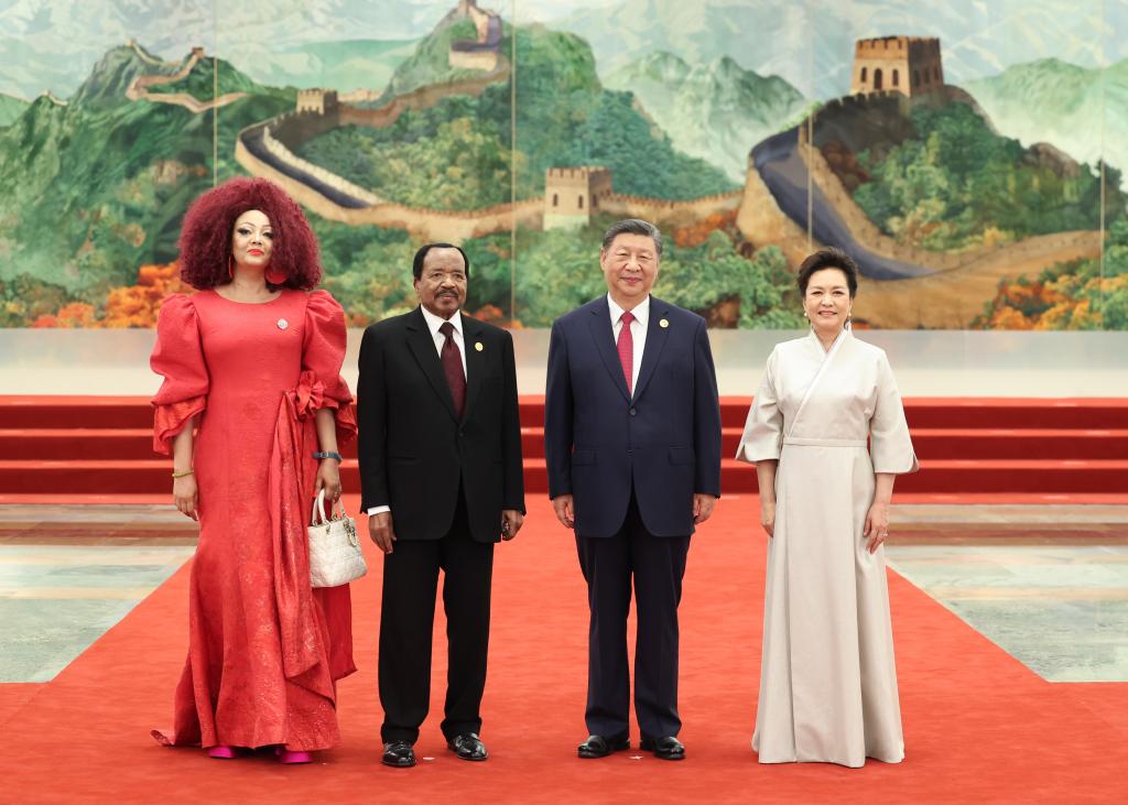 Xi e sua esposa, Peng Liyuan, realizaram um banquete para líderes africanos