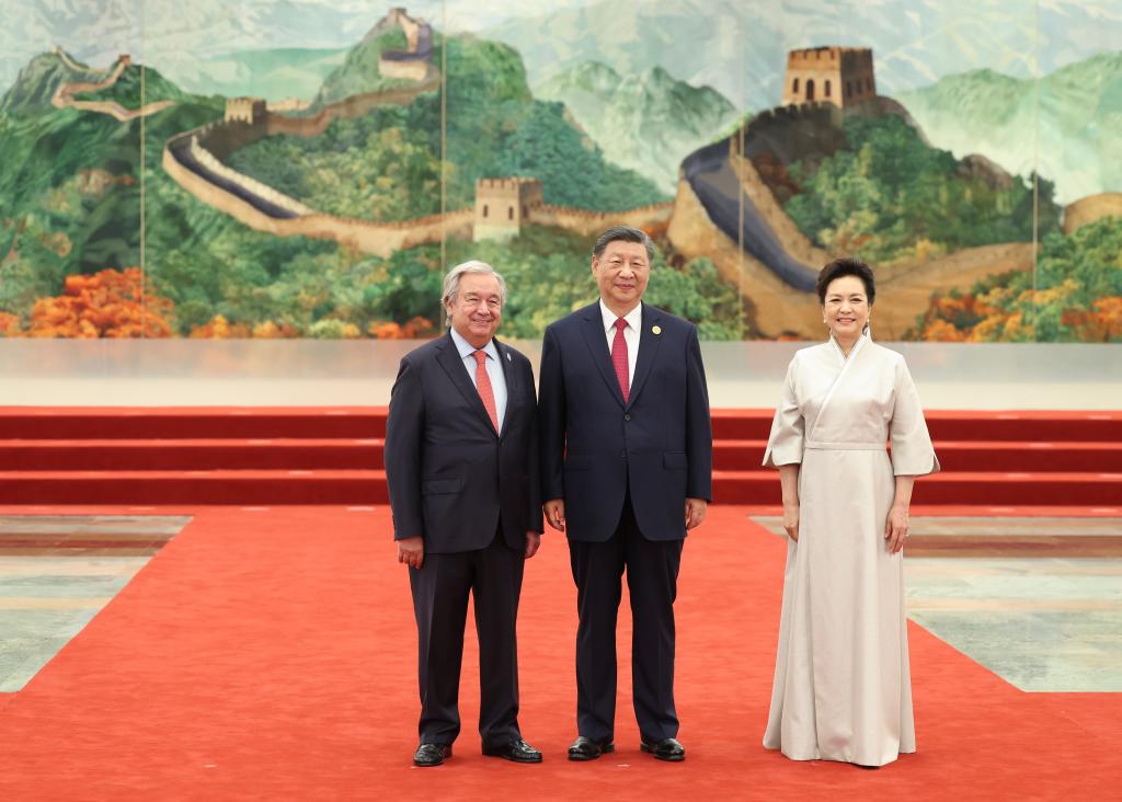 Xi e sua esposa, Peng Liyuan, realizaram um banquete para líderes africanos