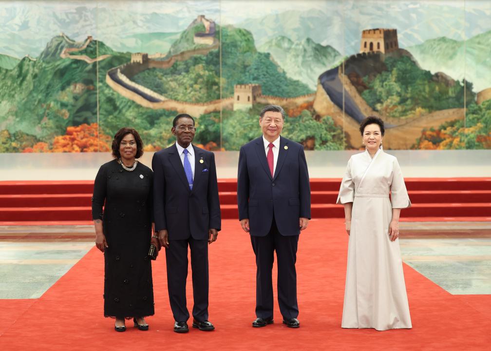 Xi Jinping e sua esposa, Peng Liyuan, realizaram um banquete para líderes africanos