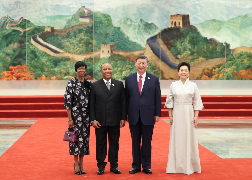 Xi e sua esposa, Peng Liyuan, realizaram um banquete para líderes africanos