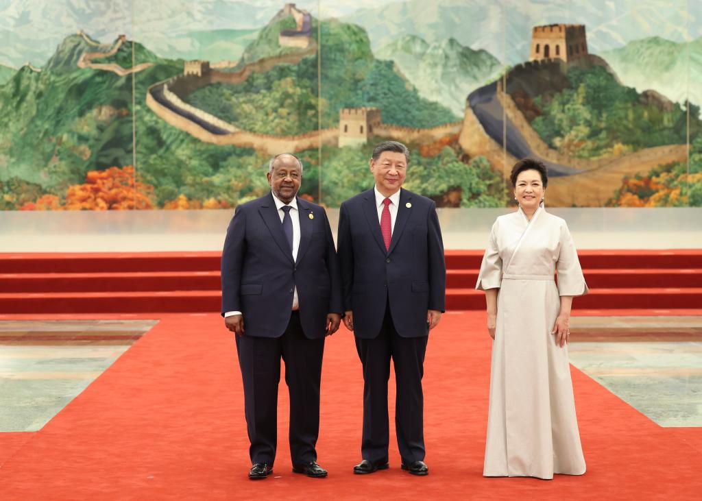 Xi Jinping e sua esposa, Peng Liyuan, realizaram um banquete para líderes africanos