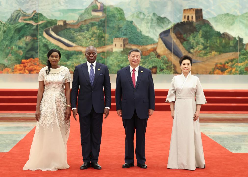 Xi e sua esposa, Peng Liyuan, realizaram um banquete para líderes africanos