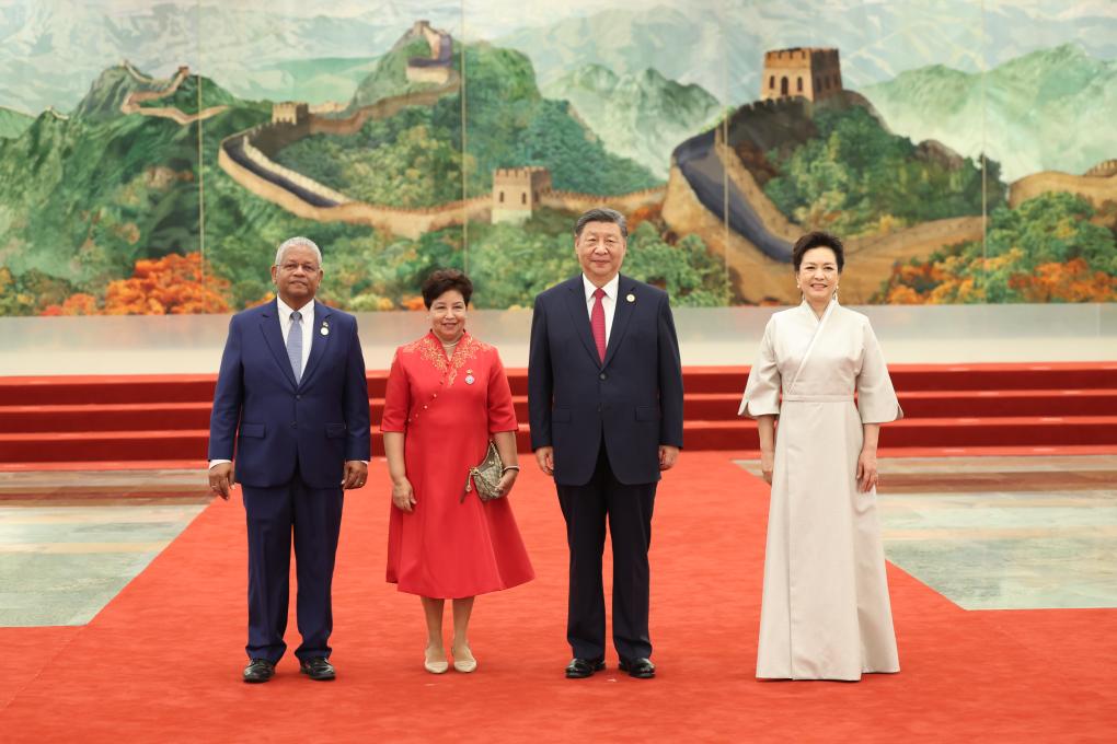 Xi Jinping e sua esposa, Peng Liyuan, realizaram um banquete para líderes africanos