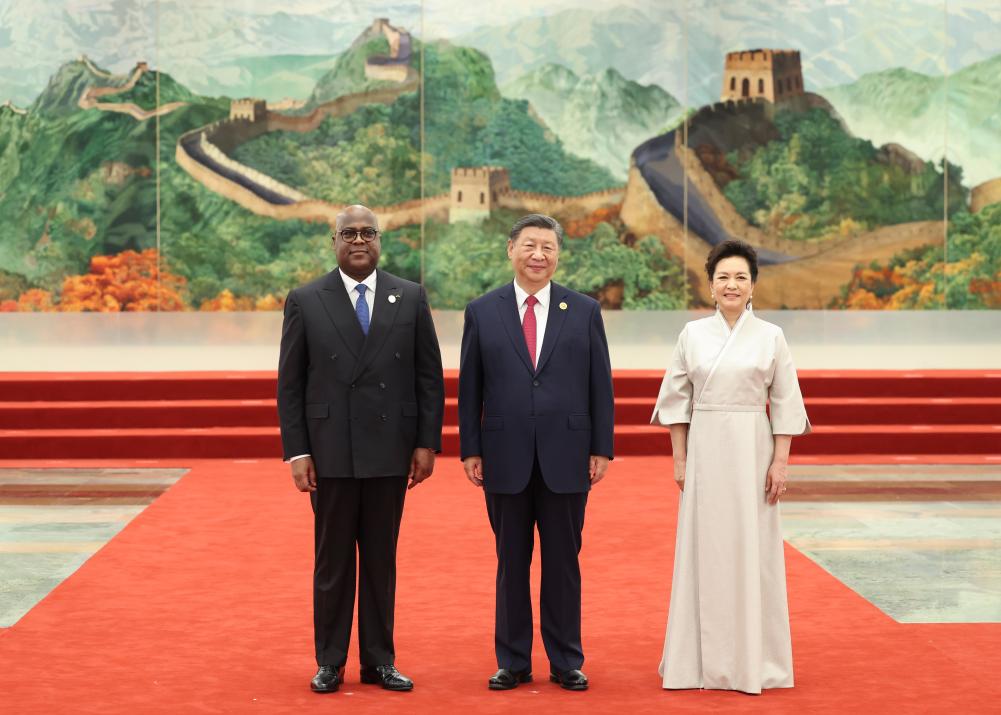 Xi e sua esposa, Peng Liyuan, realizaram um banquete para líderes africanos