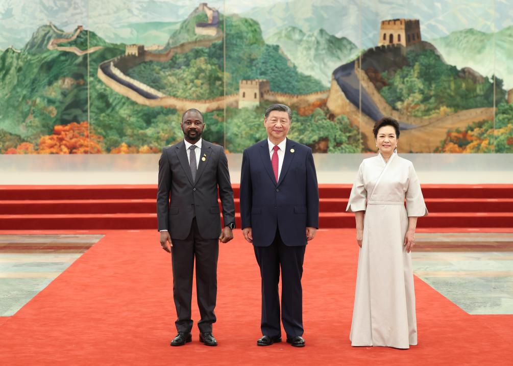 Xi Jinping e sua esposa, Peng Liyuan, realizaram um banquete para líderes africanos